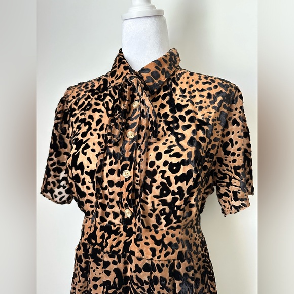 IVY CITY CO Anna Embossed Leopard Print Short Sleeve Midi Dress NWT Size Large - Picture 4 of 12